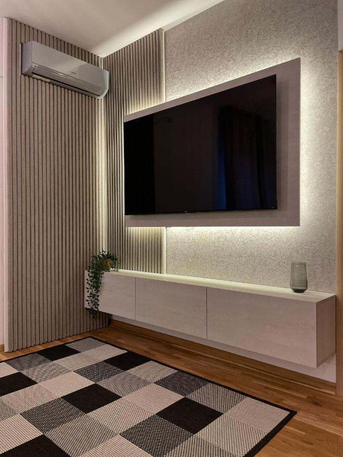 Fly Apartment Ledine